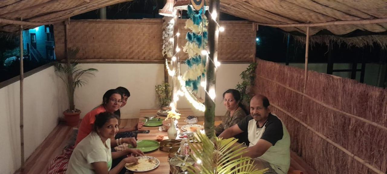 Veeru Homestay Hosapete Exteriör bild